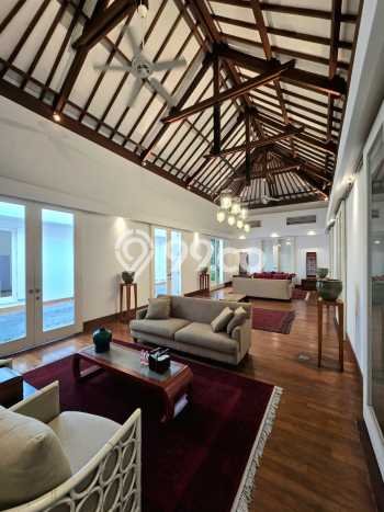 Hunian Minimalis dengan LT 1200m2 & LB 1300m2 Dikontrakkan di Kemang Hunian Minimalis dengan LT 1200m2 & LB 1300m2 Dikontrakkan di Kemang