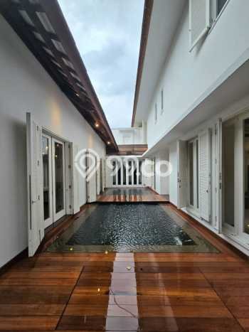 Hunian Minimalis dengan LT 1200m2 & LB 1300m2 Dikontrakkan di Kemang Hunian Minimalis dengan LT 1200m2 & LB 1300m2 Dikontrakkan di Kemang