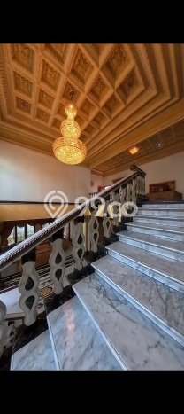 Hunian Mewah LB 601m2 Siap Huni Desain Elegan di Joglo, Jakarta Barat Hunian Mewah LB 601m2 Siap Huni Desain Elegan di Joglo, Jakarta Barat