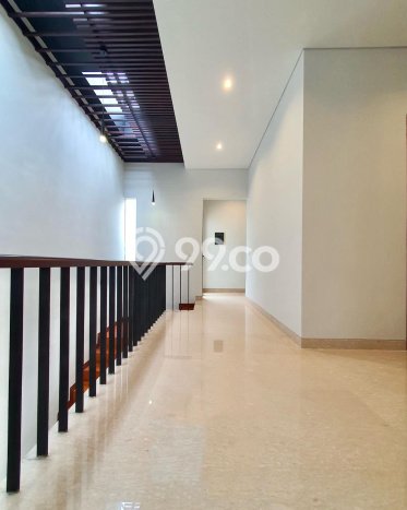 Lokasi strategis! Rumah siap huni disewakan di Cilandak LB 319m2 Lokasi strategis! Rumah siap huni disewakan di Cilandak LB 319m2