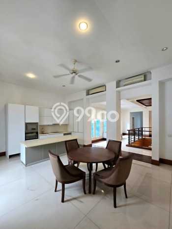 Hunian Minimalis dengan LT 1200m2 & LB 1300m2 Dikontrakkan di Kemang Hunian Minimalis dengan LT 1200m2 & LB 1300m2 Dikontrakkan di Kemang