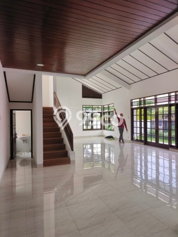 Rumah Mewah LB 500m2 Siap Huni Desain Elegan di Petukangan, Jakarta Selatan Rumah Mewah LB 500m2 Siap Huni Desain Elegan di Petukangan, Jakarta Selatan