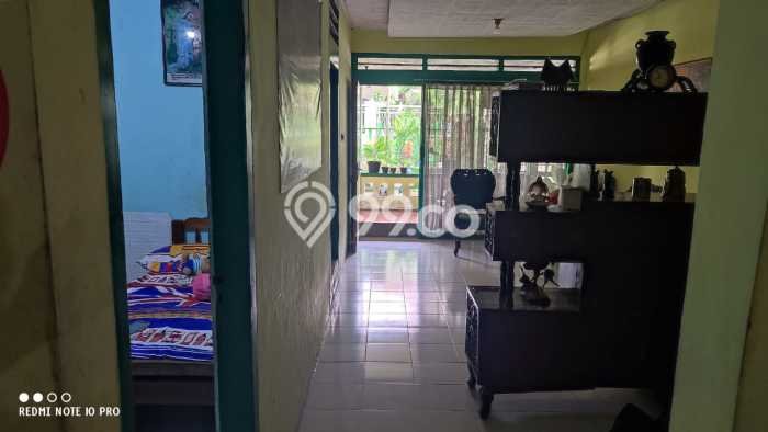 For Sale Hunian Rumah Terawat 5 Kamar di Ketintang, Surabaya For Sale Hunian Rumah Terawat 5 Kamar di Ketintang, Surabaya
