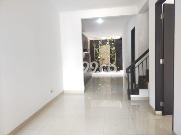 Hunian Nyaman Asri 4 KT Siap Pakai di Graha Raya Tangerang Hunian Nyaman Asri 4 KT Siap Pakai di Graha Raya Tangerang