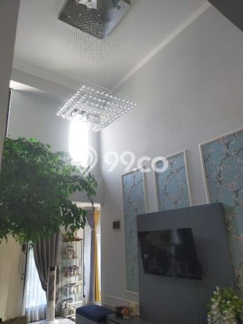 Ready to Use! Luxury House LT 188m2 Desain Modern di Graha Raya Ready to Use! Luxury House LT 188m2 Desain Modern di Graha Raya