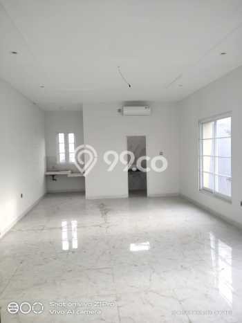 Ruko Dijual Lokasi Emas di Karawaci Luas 120m2 Ruko Dijual Lokasi Emas di Karawaci Luas 120m2