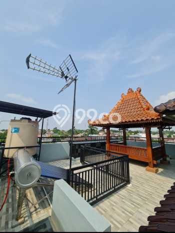 Ready to Use! Luxury House LT 225m2 Desain Elegan di Jatimurni Ready to Use! Luxury House LT 225m2 Desain Elegan di Jatimurni