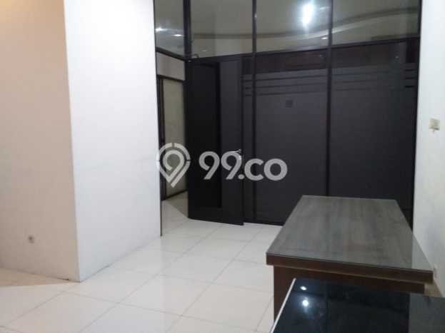 Ruko Dijual di Jakarta Pusat LT 200m2 & LB 450m2 Lokasi Terbaik! Ruko Dijual di Jakarta Pusat LT 200m2 & LB 450m2 Lokasi Terbaik!