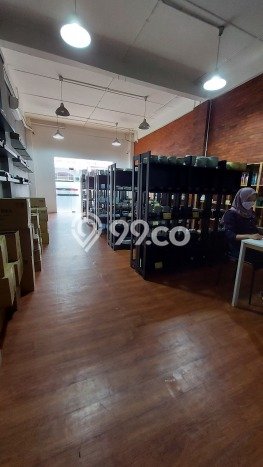 Ruko Dijual di Jakarta Selatan LT 75m2 & LB 300m2 Lokasi Terbaik! Ruko Dijual di Jakarta Selatan LT 75m2 & LB 300m2 Lokasi Terbaik!