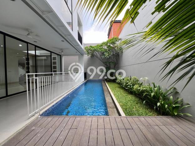 Disewakan! Rumah 5 Kamar Tidur &
5 Kamar Mandi di Senopati, Jakarta Selatan Disewakan! Rumah 5 Kamar Tidur &
5 Kamar Mandi di Senopati, Jakarta Selatan