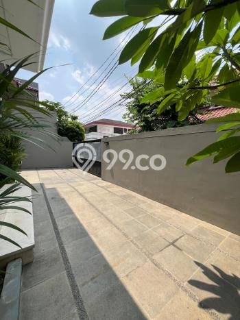 Disewakan! Rumah 5 Kamar Tidur &
5 Kamar Mandi di Senopati, Jakarta Selatan Disewakan! Rumah 5 Kamar Tidur &
5 Kamar Mandi di Senopati, Jakarta Selatan