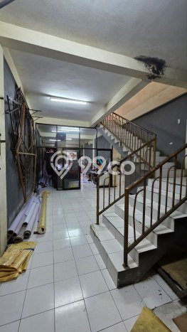 Unit Ruko Dijual di Malang LT 177m2 & LB 330m2 Unit Ruko Dijual di Malang LT 177m2 & LB 330m2