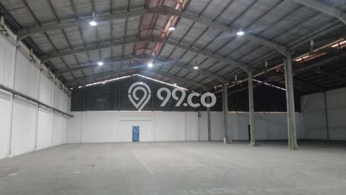 Unit Gudang Disewakan di Cikarang di Area Ramai & Strategis Unit Gudang Disewakan di Cikarang di Area Ramai & Strategis