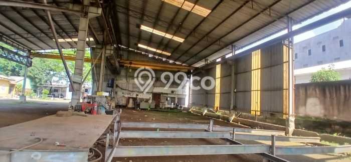 Disewakan Gudang komersial di Jatinegara luas bangunan 600m2 Disewakan Gudang komersial di Jatinegara luas bangunan 600m2