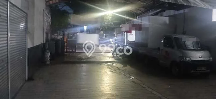 Unit Gudang Disewa Lokasi Kramat Jati, Jakarta Timur Spesifikasi Luas Bangunan 300m2 Unit Gudang Disewa Lokasi Kramat Jati, Jakarta Timur Spesifikasi Luas Bangunan 300m2
