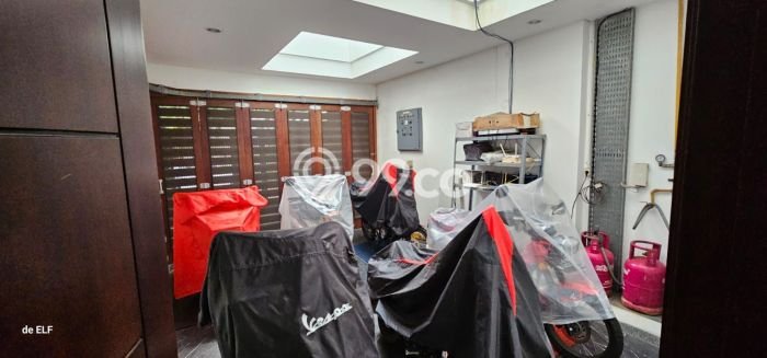 Rumah Mewah LB 280m2 Siap Pakai Desain Elegan di Permata Buana, Jakarta Barat Rumah Mewah LB 280m2 Siap Pakai Desain Elegan di Permata Buana, Jakarta Barat