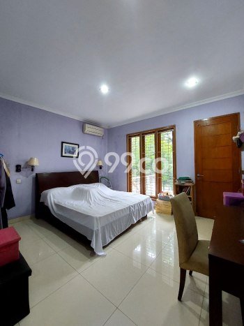 Rumah Elit Modern Tanpa Renovasi di Pondok Indah Jakarta Selatan Rumah Elit Modern Tanpa Renovasi di Pondok Indah Jakarta Selatan