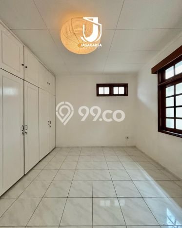 Jarang Ada! Rumah Kontrakan 6 Kamar Nyaman Siap Huni Kemang Jarang Ada! Rumah Kontrakan 6 Kamar Nyaman Siap Huni Kemang