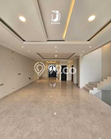 Hunian Mewah Siap Huni LT 221m2 di Jagakarsa, Jakarta Selatan Hunian Mewah Siap Huni LT 221m2 di Jagakarsa, Jakarta Selatan
