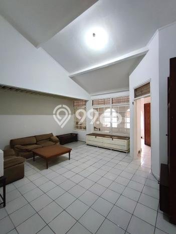Ready to Use! Luxury House LT 225m2 Desain Modern di Lebak Bulus Ready to Use! Luxury House LT 225m2 Desain Modern di Lebak Bulus