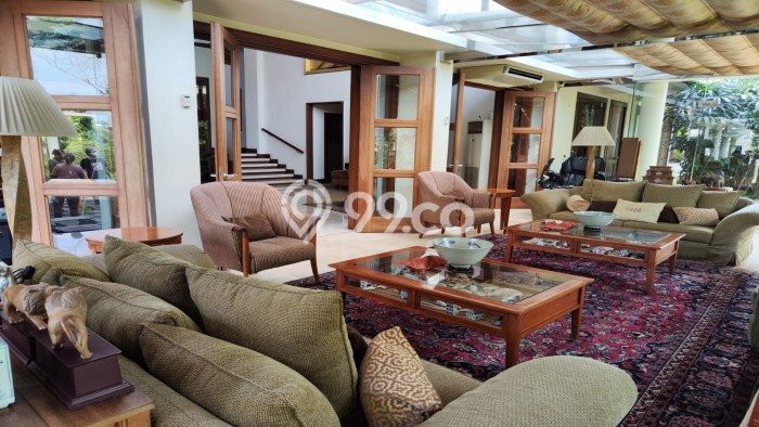 For Sale! Luxury House LT 3059m2 Desain Elegan di Lebak Bulus For Sale! Luxury House LT 3059m2 Desain Elegan di Lebak Bulus