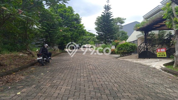 Rumah Eksklusif Siap Huni LT 200m2 di Cinere, Depok Rumah Eksklusif Siap Huni LT 200m2 di Cinere, Depok