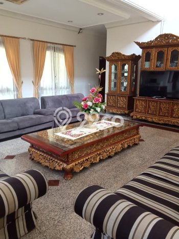 Rumah Luxury Modern Tanpa Renovasi di Kemang Pratama Bekasi Rumah Luxury Modern Tanpa Renovasi di Kemang Pratama Bekasi
