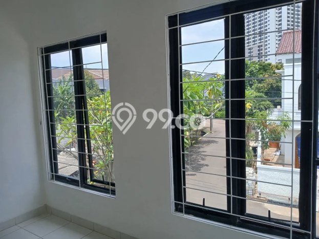 Rumah Luas Asri 4 KT Siap Pakai di Bintaro Tangerang Selatan Rumah Luas Asri 4 KT Siap Pakai di Bintaro Tangerang Selatan