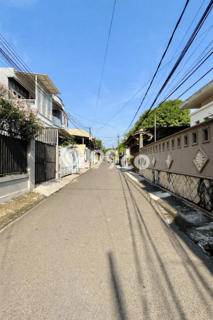 Rumah Mewah LB 180m2 Siap Huni Desain Elegan di Pejaten, Jakarta Selatan Rumah Mewah LB 180m2 Siap Huni Desain Elegan di Pejaten, Jakarta Selatan