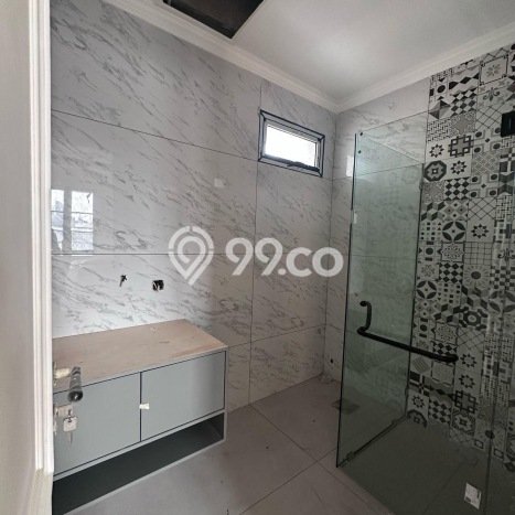 Ready to Use! Luxury House LT 762m2 Desain Elegan di Pejaten Ready to Use! Luxury House LT 762m2 Desain Elegan di Pejaten