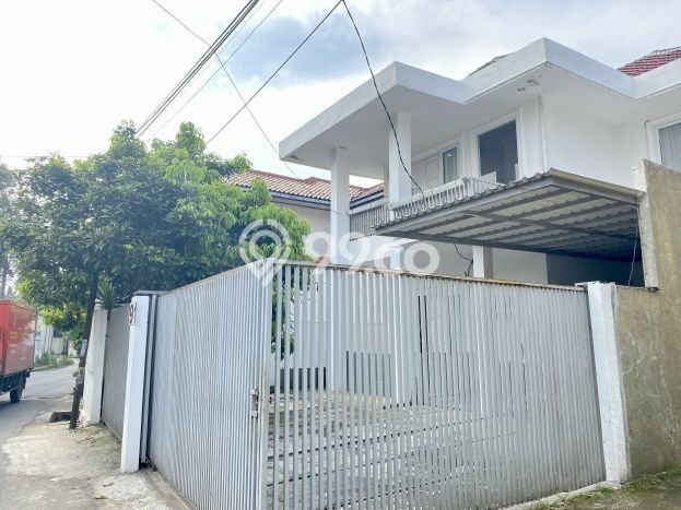 Jual Rumah Modern 5 KT di Cirendeu, Jakarta Selatan Jual Rumah Modern 5 KT di Cirendeu, Jakarta Selatan