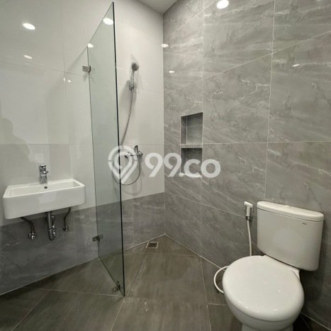Hunian Mewah LB 180m2 Siap Pakai Desain Elegan di Sektor 9-Bintaro, Tangerang Selatan Hunian Mewah LB 180m2 Siap Pakai Desain Elegan di Sektor 9-Bintaro, Tangerang Selatan
