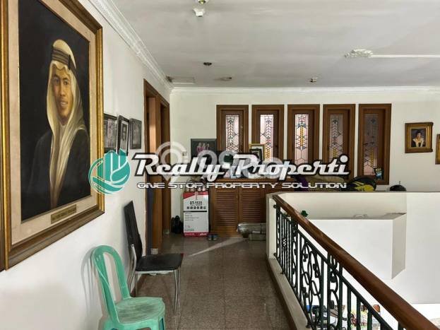 Rumah Elit Modern Tanpa Renovasi di Senopati Jakarta Selatan Rumah Elit Modern Tanpa Renovasi di Senopati Jakarta Selatan