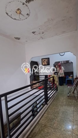 Rumah Lokasi Strategis di Jatimakmur, Bekasi, LT 120m² Bangunan 100m² Rumah Lokasi Strategis di Jatimakmur, Bekasi, LT 120m² Bangunan 100m²