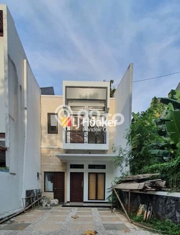 SIAP HUNI! Rumah Asri di Bambu Apus, Luas 126m² LB 165m² SIAP HUNI! Rumah Asri di Bambu Apus, Luas 126m² LB 165m²