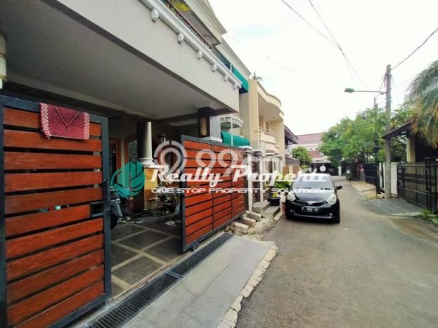 Rumah Eksklusif di Pondok Bambu, Jakarta Timur, LT 260m² Bangunan 550m² Rumah Eksklusif di Pondok Bambu, Jakarta Timur, LT 260m² Bangunan 550m²