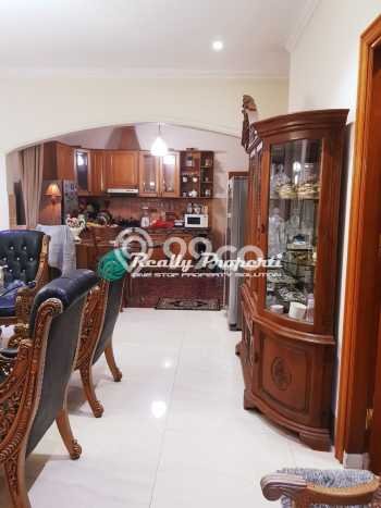 Rumah Eksklusif di Pondok Bambu, Jakarta Timur, LT 260m² Bangunan 550m² Rumah Eksklusif di Pondok Bambu, Jakarta Timur, LT 260m² Bangunan 550m²
