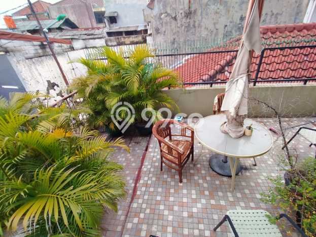 Rumah Eksklusif di Pondok Bambu, Jakarta Timur, LT 260m² Bangunan 550m² Rumah Eksklusif di Pondok Bambu, Jakarta Timur, LT 260m² Bangunan 550m²