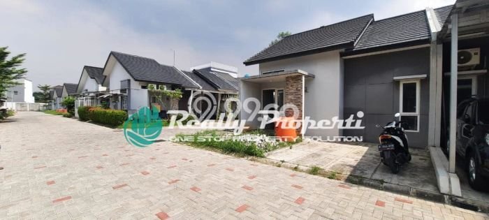 Rumah Lokasi Strategis area Jatibening, Bekasi, Luas 114m² LB 60m² Rumah Lokasi Strategis area Jatibening, Bekasi, Luas 114m² LB 60m²