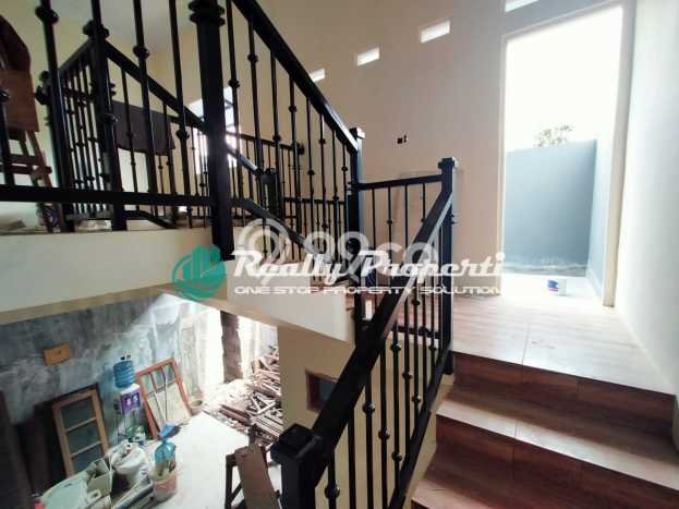 INVESTASI TEPAT! Rumah area Jatiwaringin, Luas 91m² Bangunan 100m² INVESTASI TEPAT! Rumah area Jatiwaringin, Luas 91m² Bangunan 100m²