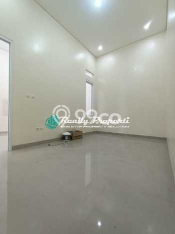 JUAL CEPAT! Rumah Siap Huni Lokasi Premium Jati Mekar, Luas 105m² Bangunan 70m² JUAL CEPAT! Rumah Siap Huni Lokasi Premium Jati Mekar, Luas 105m² Bangunan 70m²