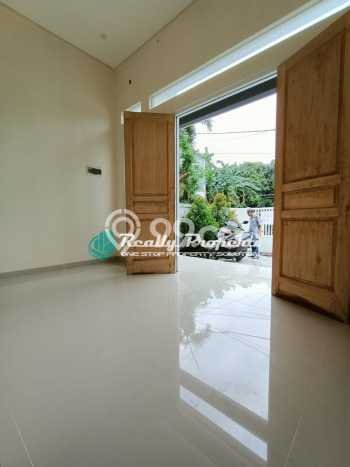 JUAL CEPAT! Rumah Siap Huni Lokasi Premium Jati Mekar, Luas 105m² Bangunan 70m² JUAL CEPAT! Rumah Siap Huni Lokasi Premium Jati Mekar, Luas 105m² Bangunan 70m²