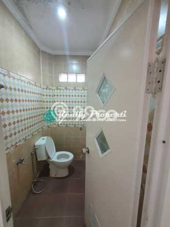 Rumah Area Nyaman kawasan Cipayung, Jakarta Timur, LT 100m² LB 180m² Rumah Area Nyaman kawasan Cipayung, Jakarta Timur, LT 100m² LB 180m²