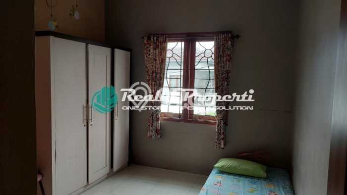 Rumah di Kemang Pratama, Bekasi, Luas 207m² Bangunan 180m² Rumah di Kemang Pratama, Bekasi, Luas 207m² Bangunan 180m²