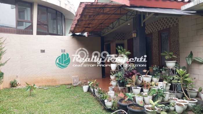 Rumah di Kemang Pratama, Bekasi, Luas 207m² Bangunan 180m² Rumah di Kemang Pratama, Bekasi, Luas 207m² Bangunan 180m²