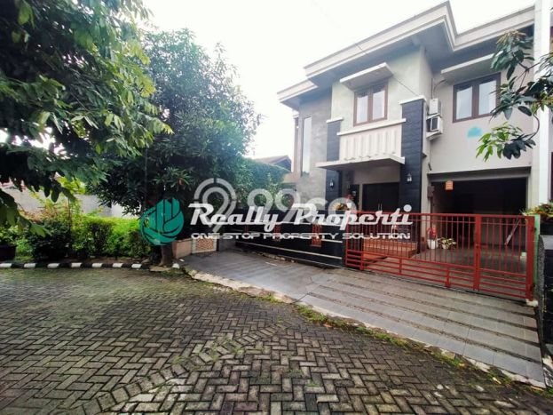 Rumah di Kemang Pratama, Bekasi, Luas 207m² Bangunan 180m² Rumah di Kemang Pratama, Bekasi, Luas 207m² Bangunan 180m²