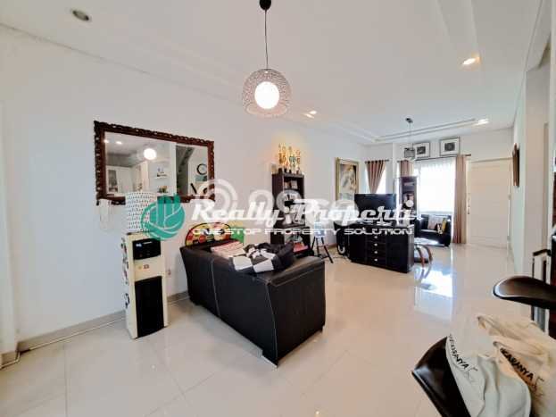 BEST PRICE! Rumah Berkualitas di Jatiwaringin, LT 99m² LB 150m² BEST PRICE! Rumah Berkualitas di Jatiwaringin, LT 99m² LB 150m²