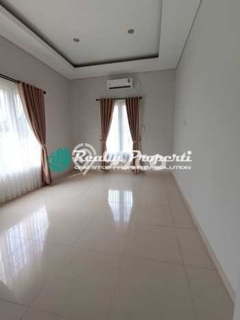 HARGA SPESIAL! Rumah kawasan Pondok Kelapa, Dekat Fasilitas, 3 KM, Luas 200m² LB 300m² HARGA SPESIAL! Rumah kawasan Pondok Kelapa, Dekat Fasilitas, 3 KM, Luas 200m² LB 300m²