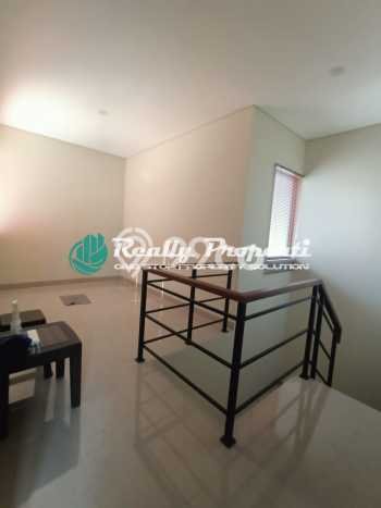 Disewakan! Rumah 3 Kamar Tidur &
2 Kamar Mandi di Jatiwarna, Bekasi Disewakan! Rumah 3 Kamar Tidur &
2 Kamar Mandi di Jatiwarna, Bekasi
