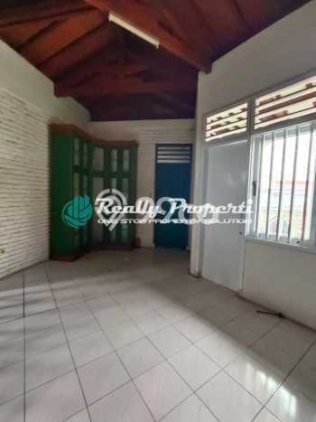 LISTING BARU! Rumah kawasan Jati Cempaka, Siap Huni, 4 KT, Akses Jati Cempaka, Bekasi, Bekasi, Luas 500m² LB 300m² LISTING BARU! Rumah kawasan Jati Cempaka, Siap Huni, 4 KT, Akses Jati Cempaka, Bekasi, Bekasi, Luas 500m² LB 300m²